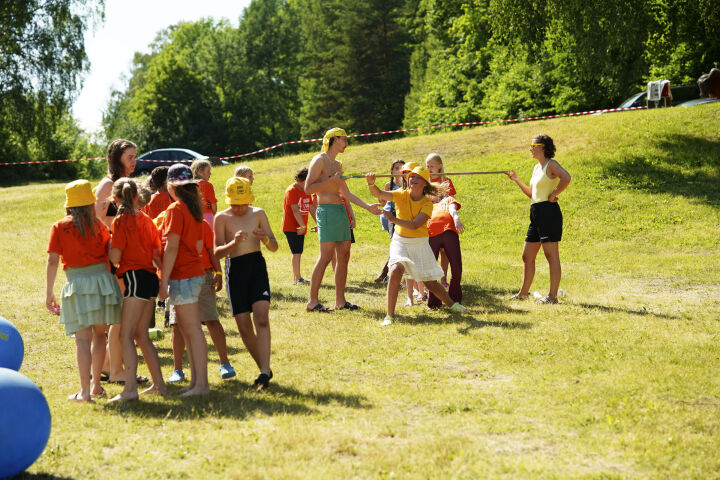 Inkludering på sommerleir: Hos SurfCamp blir alle sett